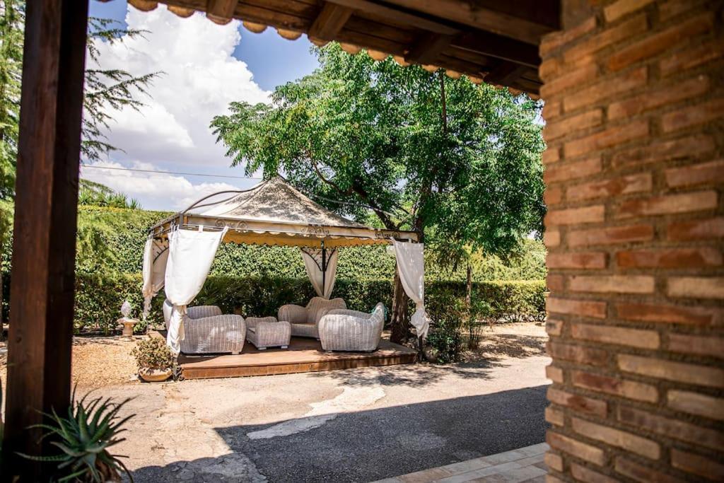 Villa Laoconte Piscina, Jacuzzi E Biliardo Canicattì Buitenkant foto
